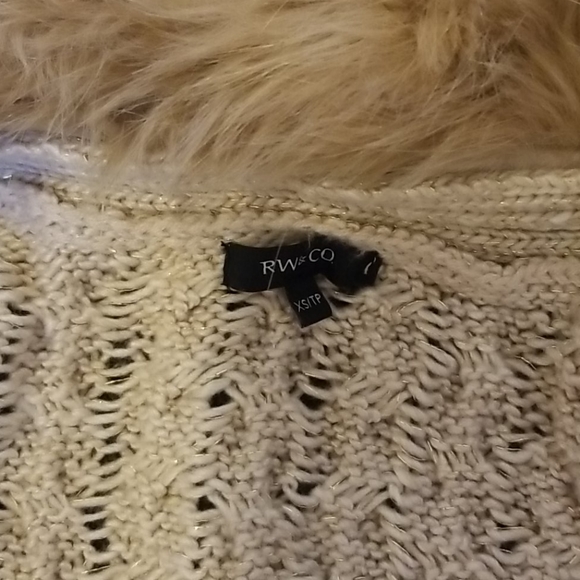 RW&CO Cable Knit Cardigan - Picture 7 of 9